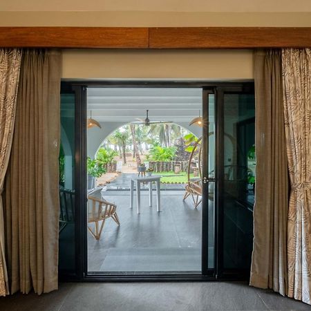 ซี ร็อก รีสอร์ต Hotel โคลวา ภายนอก รูปภาพ
