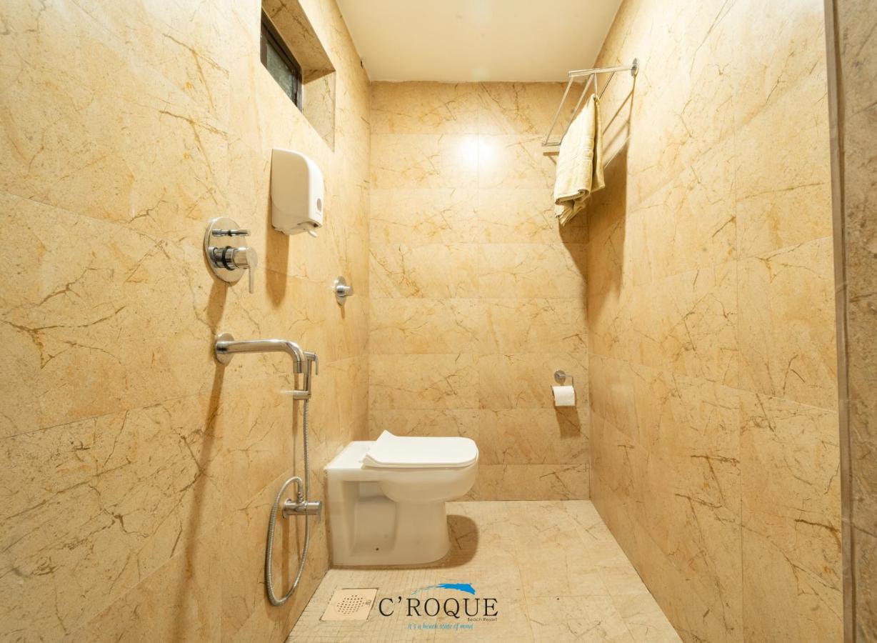 ซี ร็อก รีสอร์ต Hotel โคลวา ภายนอก รูปภาพ